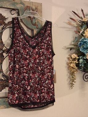 Halogen Floral Tank Top. NWT Size Small. ☆Reasonable Offers Welcome☆